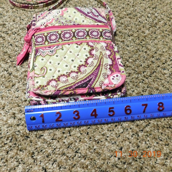 NWOT Vera Bradley small crossbody purse Very Berry Paisley - Picture 7 of 8